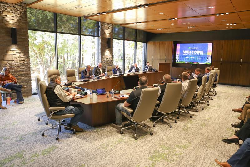 Senator Boozman Leads Roundtable Discussion at Farm Credit